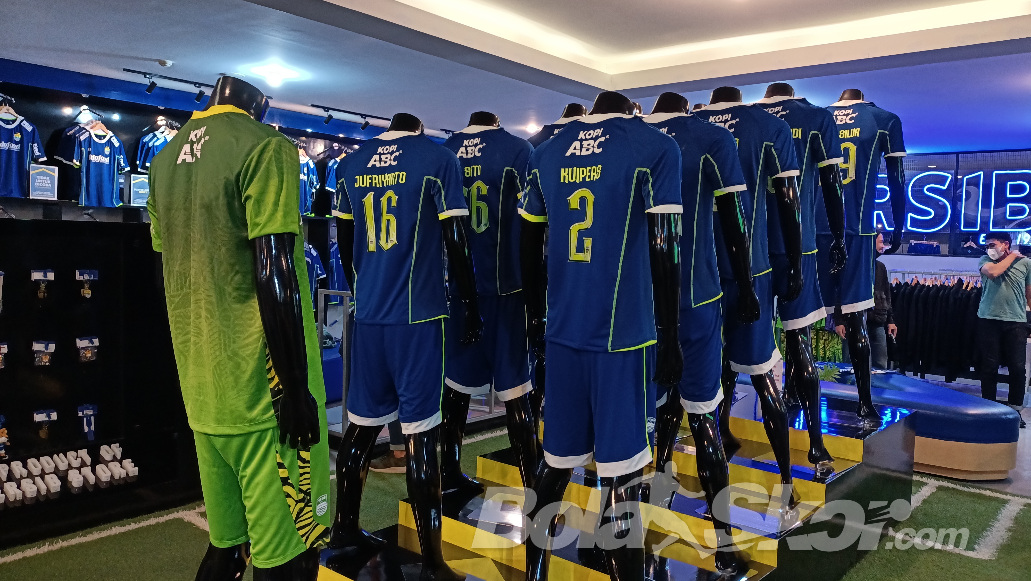 Naik, Ini Harga Jersey Persib Bandung Musim 2022/2023