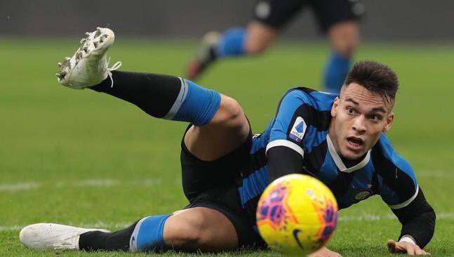 Pandemi Virus Corona Bikin Barcelona Sulit Datangkan Lautaro Martinez