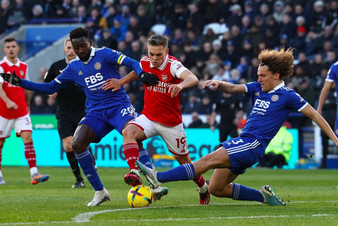 Gagal Daratkan Mudryk dan Caicedo, Arsenal Justru Berkembang dengan Trossard serta Jorginho