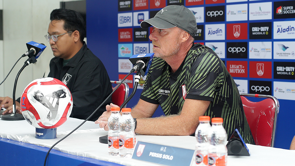 Persis Masih Anjlok, Peter de Roo Pasrah jiak Dipecat