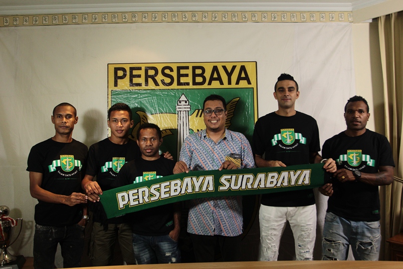 Persebaya Perkenalkan Empat Eks Persipura dan Otavio Dutra sebagai Rekrutan Anyar