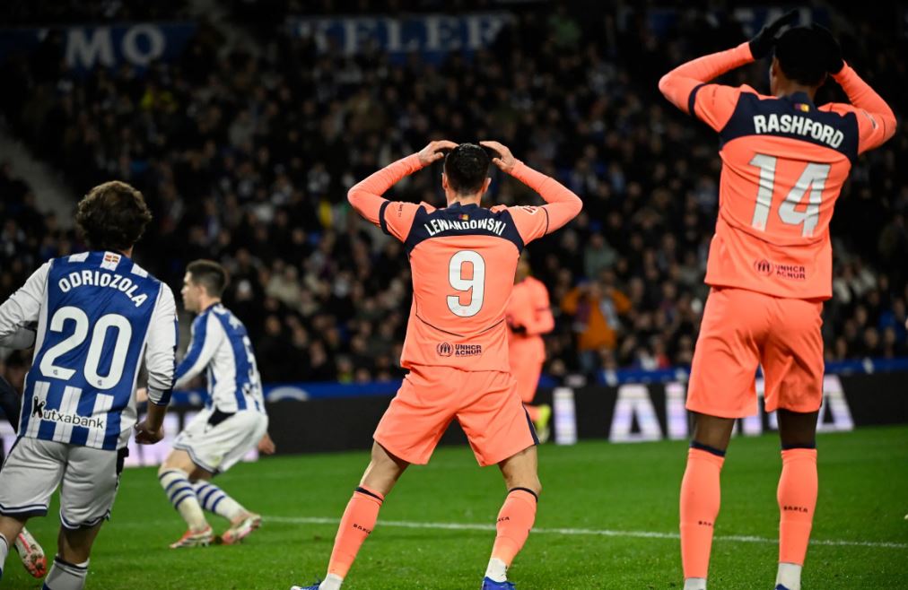 Hasil Pertandingan: AC Milan Tempel Ketat Inter Milan, Barcelona Tumbang di Anoeta