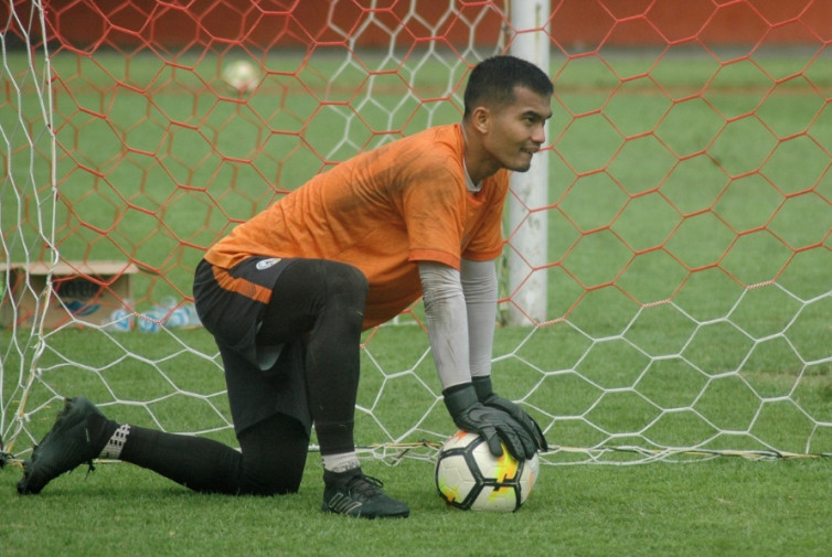 Dhika Bayangkara Dikait-kaitkan, Pelatih Kiper Persib Bandung Beri Respons