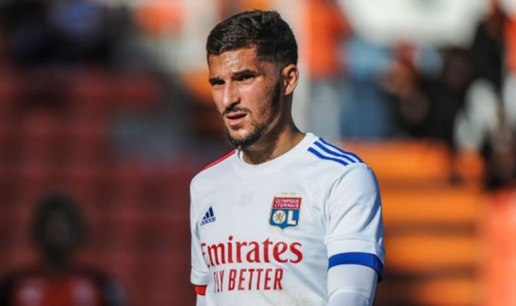 Tolak Tawaran Arsenal, Houssem Aouar Pilih Bertahan di Olympique Lyon