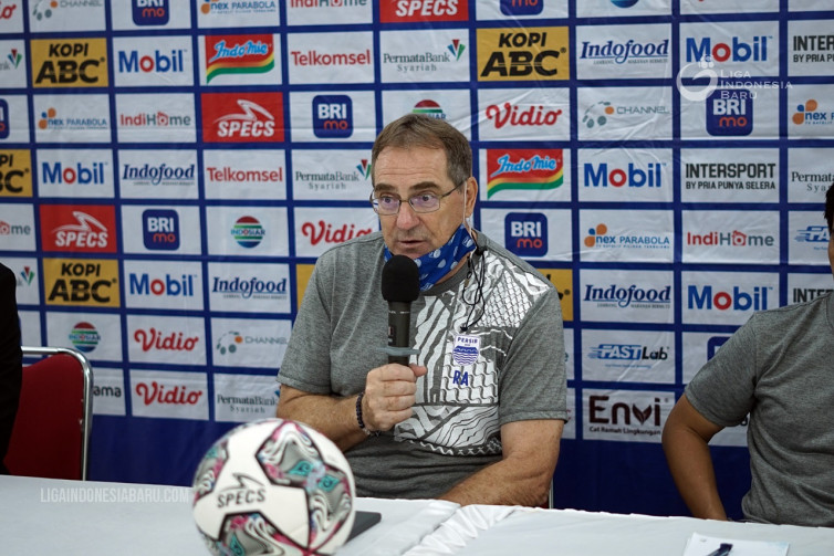 Persib Masih Terluka, Robert Alberts Siapkan Cara Khusus Menghadapi Persija