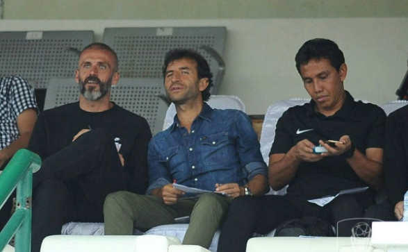 Pelatih Timnas U-23, Luis Milla Komentari Duel Seru Persebaya Vs PSMS