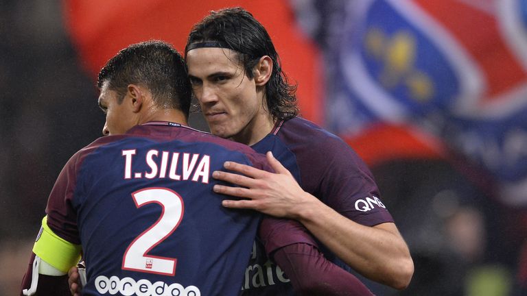 PSG Cuci Gudang, Chelsea Tutup Pintu untuk Edinson Cavani