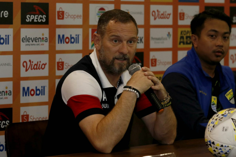 Madura United Resmi Berpisah dengan Dejan Antonic