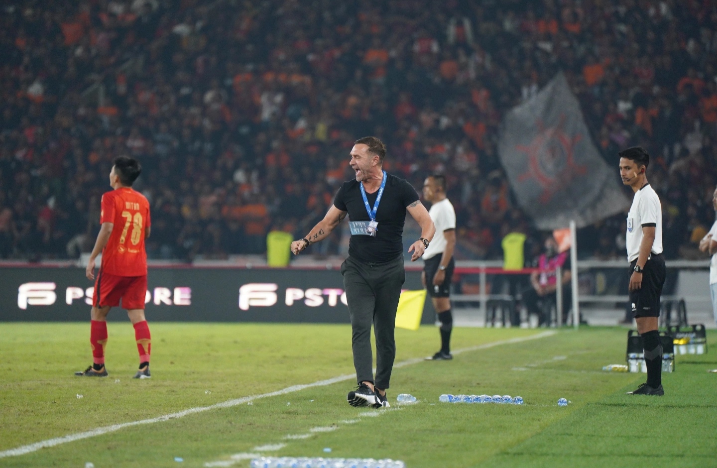 Thomas Doll Mengeluh Persija Cuma Menang Tipis atas 10 Pemain Persebaya