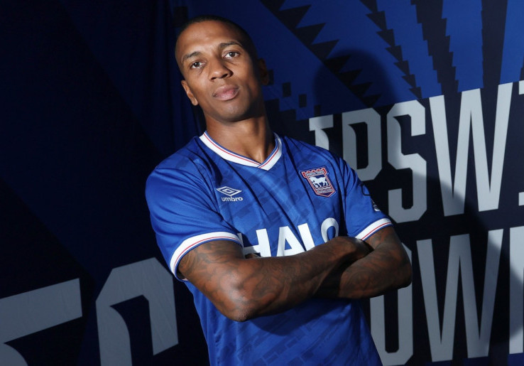 Mantan Kapten Manchester United Gabung Elkan Baggott di Ipswich Town