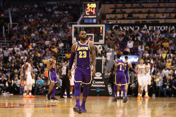 Hampir Satu Bulan Absen, LeBron James Sudah Mulai Melempar Bola