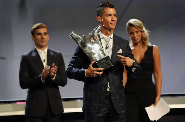 Raih Gelar Pemain Terbaik Eropa, Ronaldo Sindir Pique