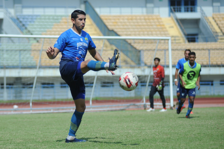 Ini Alasan Persib Tak Perpanjang Kontrak Esteban Vizcarra