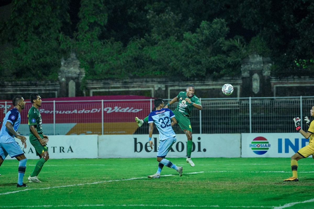 Arsenio Valpoort Terancam Absen saat Persebaya Ladeni Persija