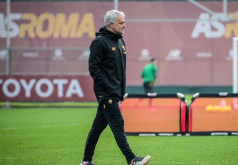 Jose Mourinho Ingin Selamatkan Karier Jadon Sancho