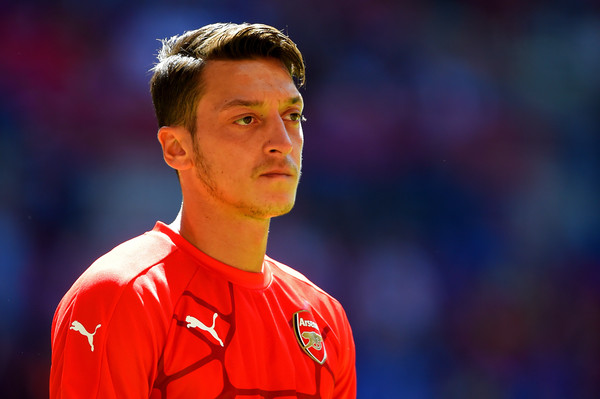 Barcelona Tidak Gentar Tuntutan Gaji Selangit Ozil