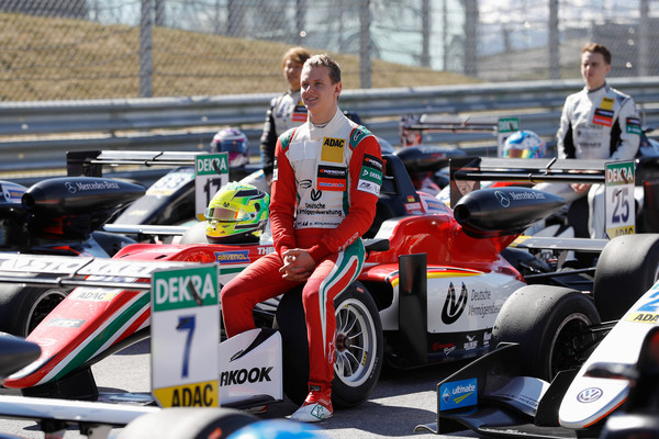 Rekan Setim Pembalap Indonesia di F2 Masuk Akademi Ferrari