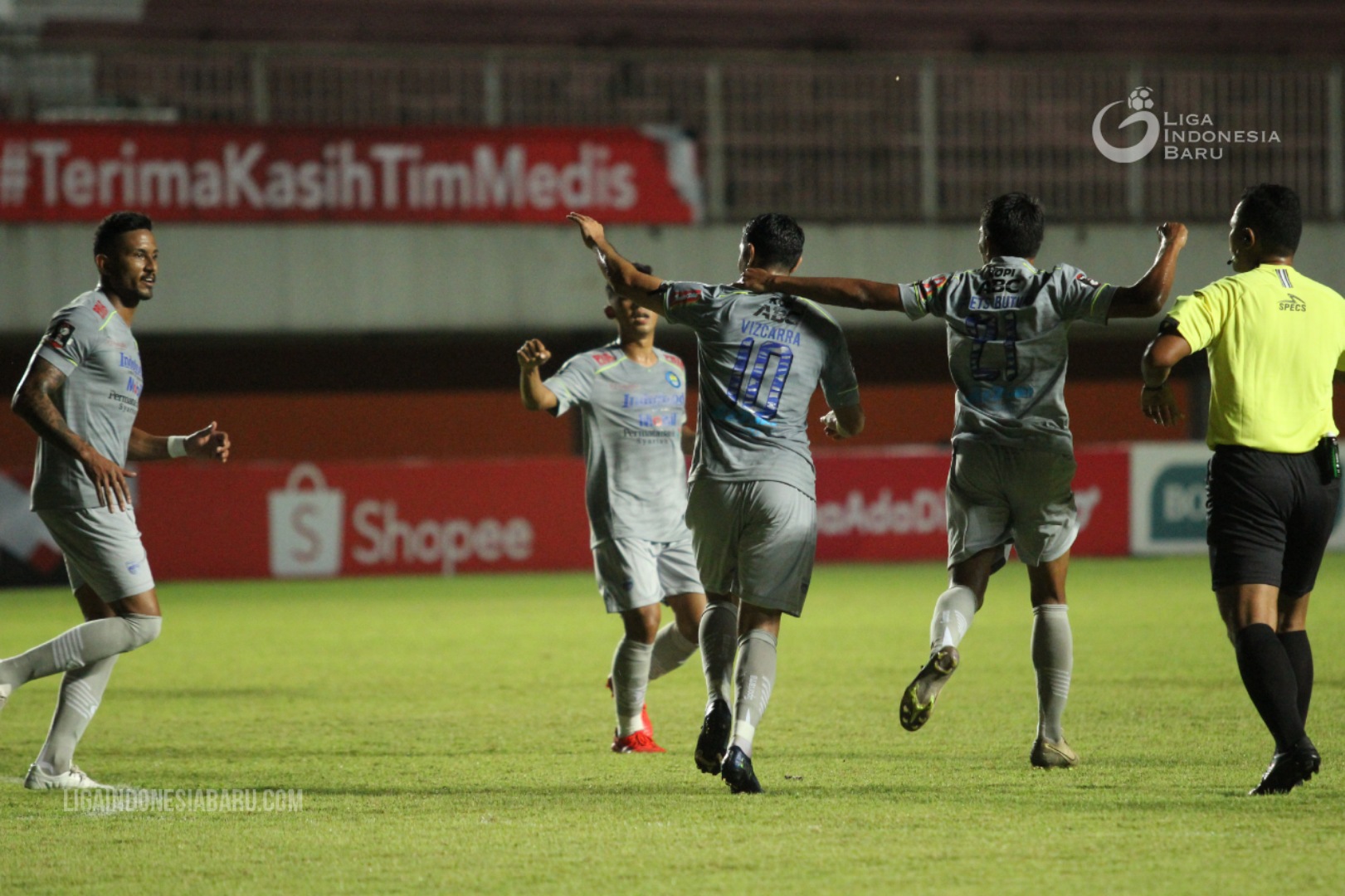 Piala Menpora 2021: Ezra Walian Cetak Gol, Persib Gilas Persita 3-1
