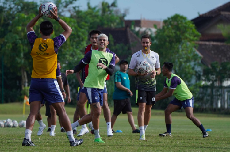 Aktivitas Skuat Persib Bandung Setop hingga Awal Juni