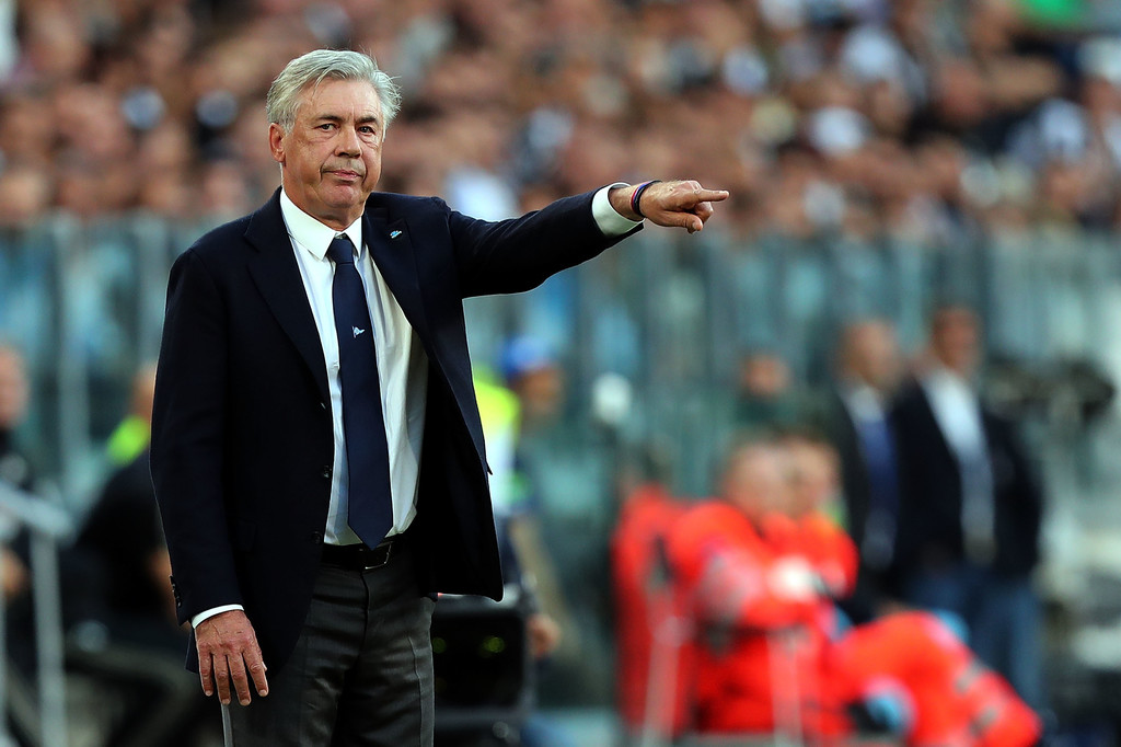 Arsenal Disalip Everton dalam Perebutan Servis Carlo Ancelotti