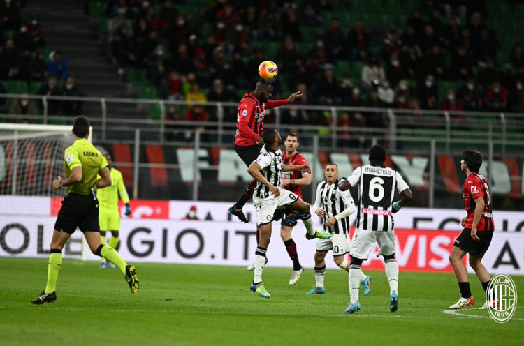 Milan Tertahan, Pioli Tuding Udinese Cetak Gol dengan Tangan