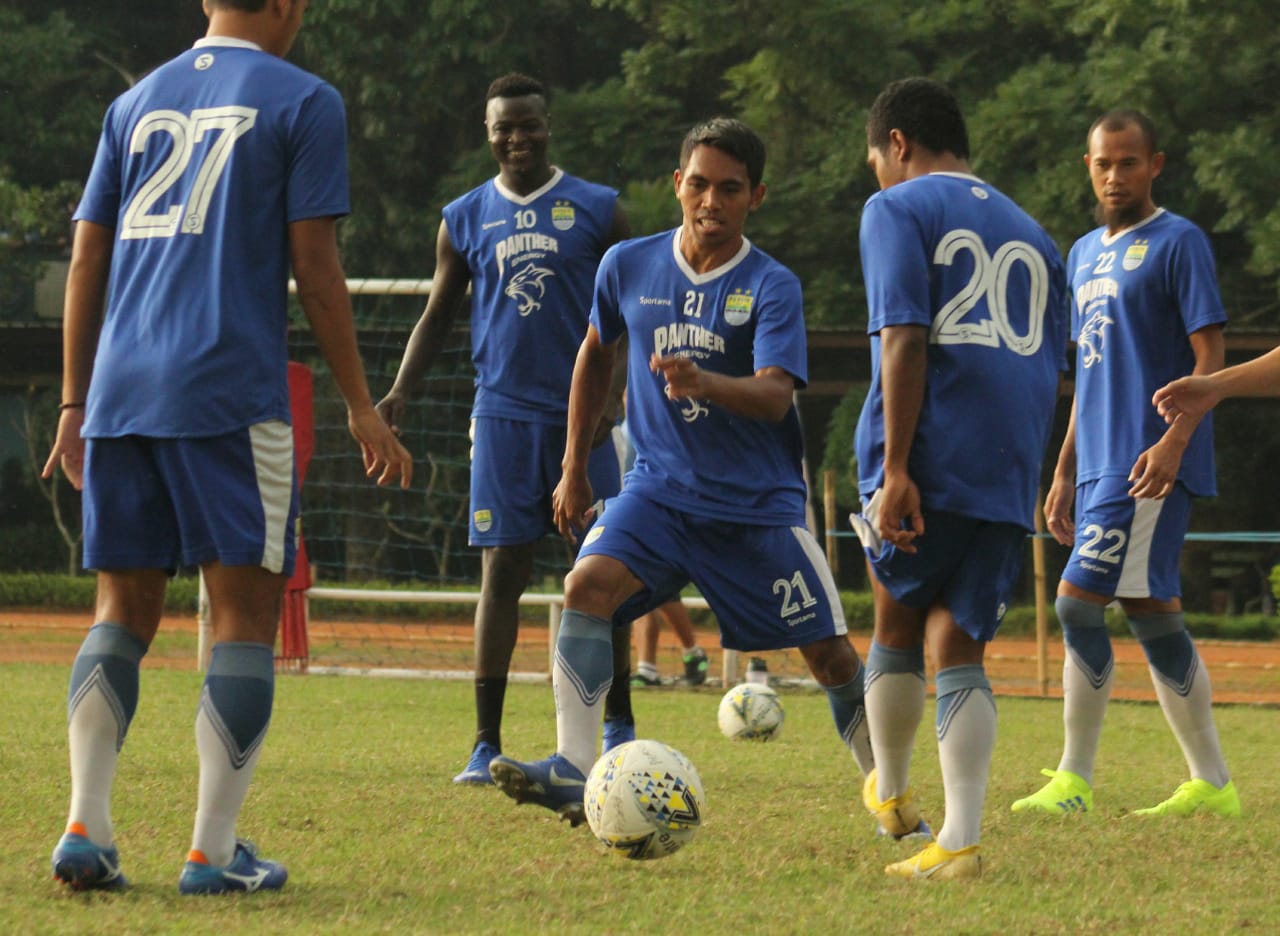 Robert Rene Alberts Tak Ubah Gaya Permainan Persib