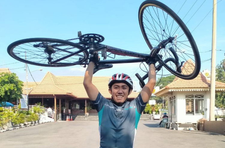 Bersepeda dan Berlatih Mandiri, Upaya Gelandang Gaek Persebaya Jaga Kondisi