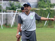 Anggap Laga Biasa, Aji Santoso Peringatkan Arema FC