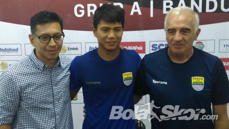 Rumor Balik Bandung, Teddy Tjahjono Klaim Achmad Jufriyanto Masih Pemain Persib