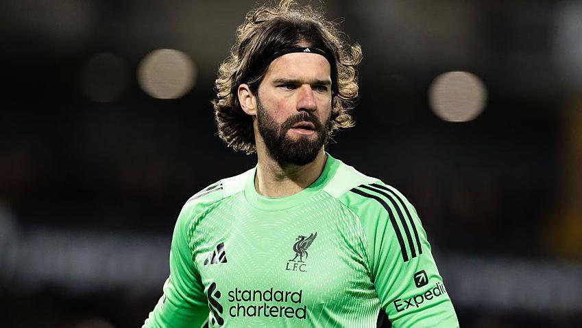 Juventus Terpincut Alisson, Bola Ada di Tangan Liverpool