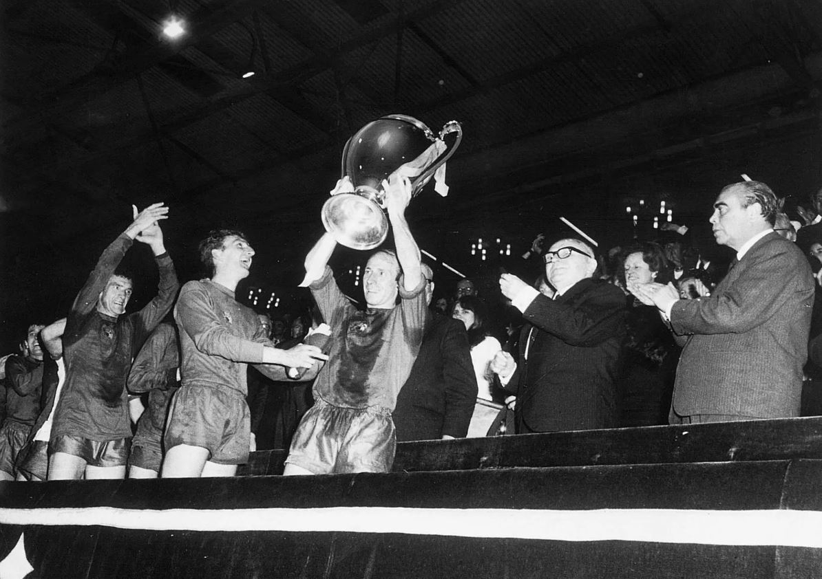 5 Momen Laga Paling Berkesan Sir Bobby Charlton di Man United dan Timnas Inggris