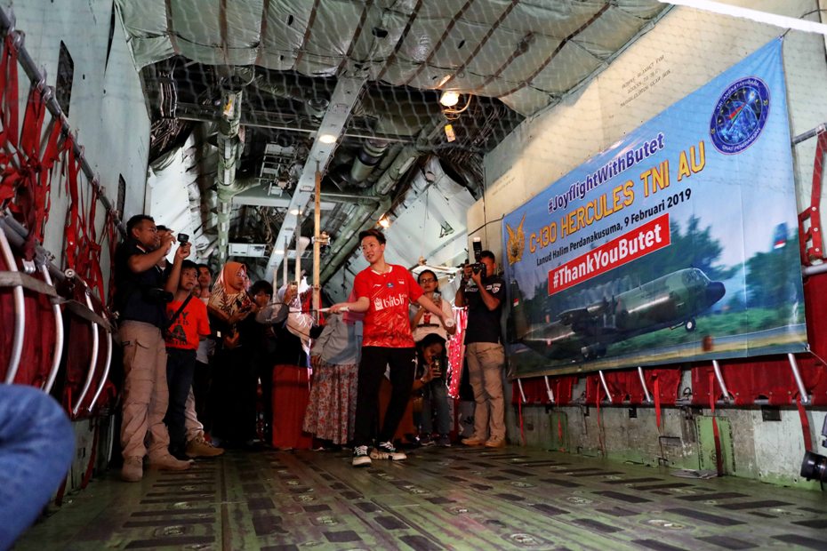 Usai Gantung Raket, Liliyana Natsir Jajal Main Bulu Tangkis di Langit