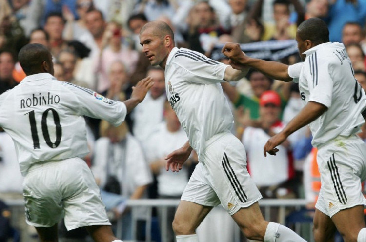 Nostalgia - Gol Sundulan Jadi Salam Perpisahan Zidane Kepada Publik Santiago Bernabeu