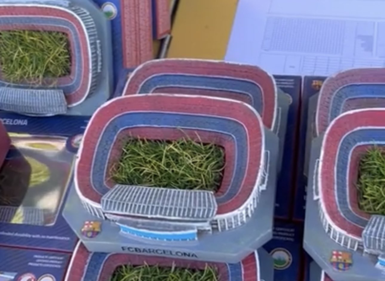 Cari Pendapatan Tambahan, Barcelona Jual Rumput Stadion Camp Nou
