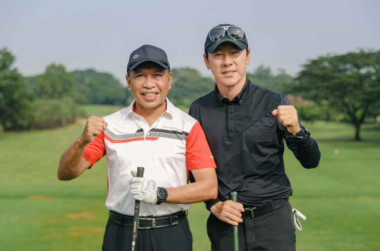 Ketika Menpora Puji Kepiawaian Shin Tae-yong Bermain Golf