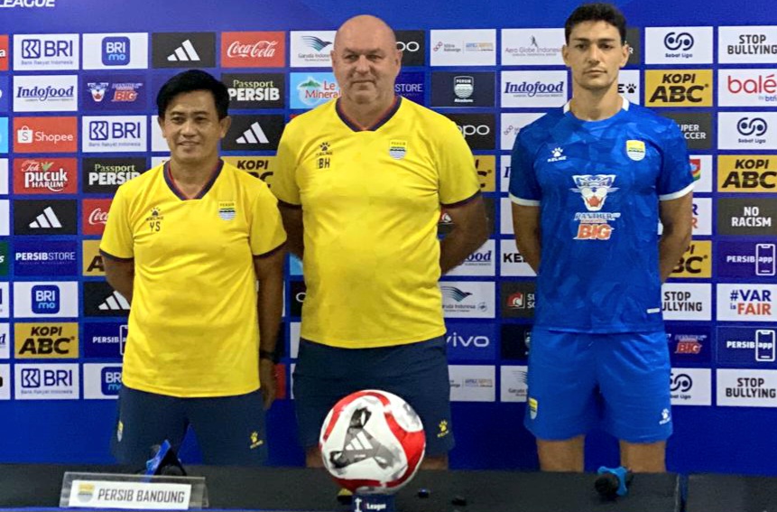 Bojan Hodak Waspada Pertahanan Persita yang Kokoh