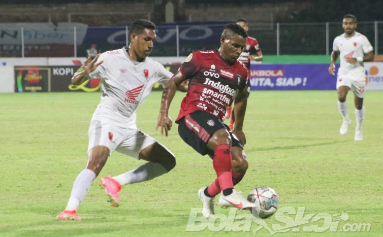 Hasil Liga 1: Gol Yakob Sayuri Buyarkan Kemenangan Bali United atas PSM