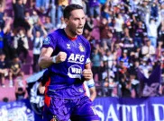 Dirumorkan ke Persija Jakarta, Ezra Walian Pilih Fokus Bantu Persik Kediri