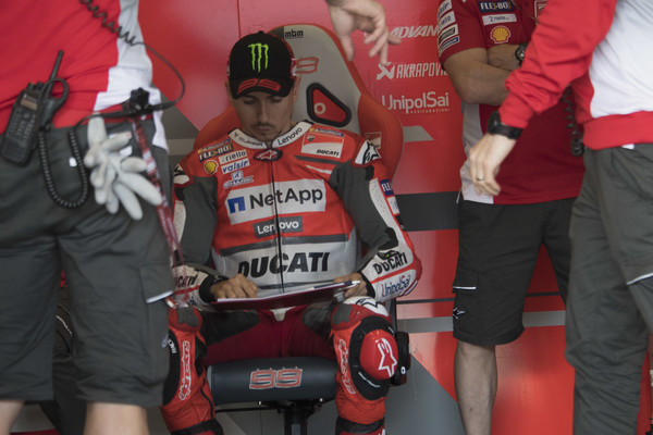 Motor Ducati Buat Jorge Lorenzo Lelah
