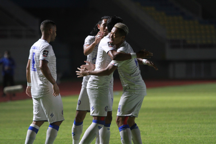 Arema FC Buka Lowongan untuk Bek Lokal