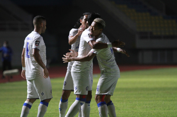 Arema FC Buka Lowongan untuk Bek Lokal