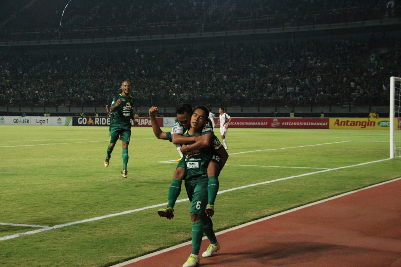 Dapatkan Kartu Kuning Perdana, Irfan Jaya Menyesal