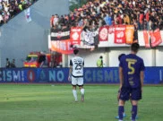 Debut Untuk Persija, Shayne Pattynama Girang Naik Rantis ke Stadion