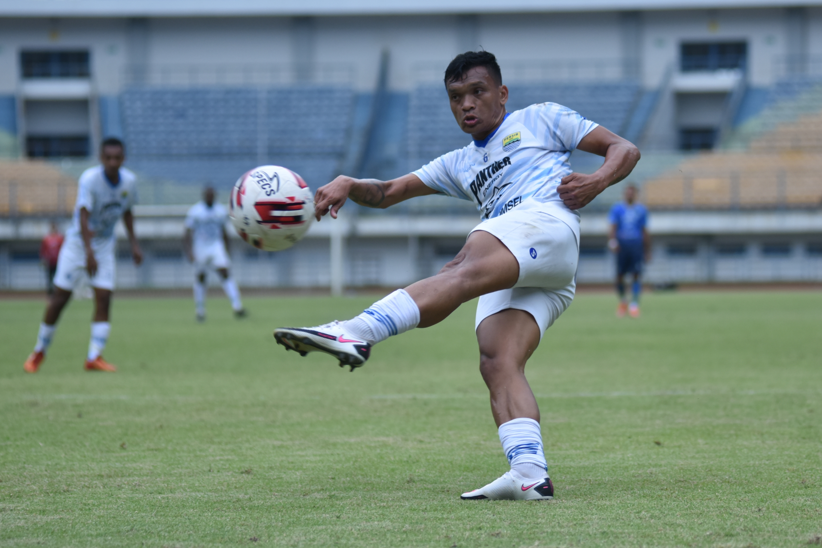 Direktur Persib Bicara Status Ferdinand Sinaga ke Persis Solo