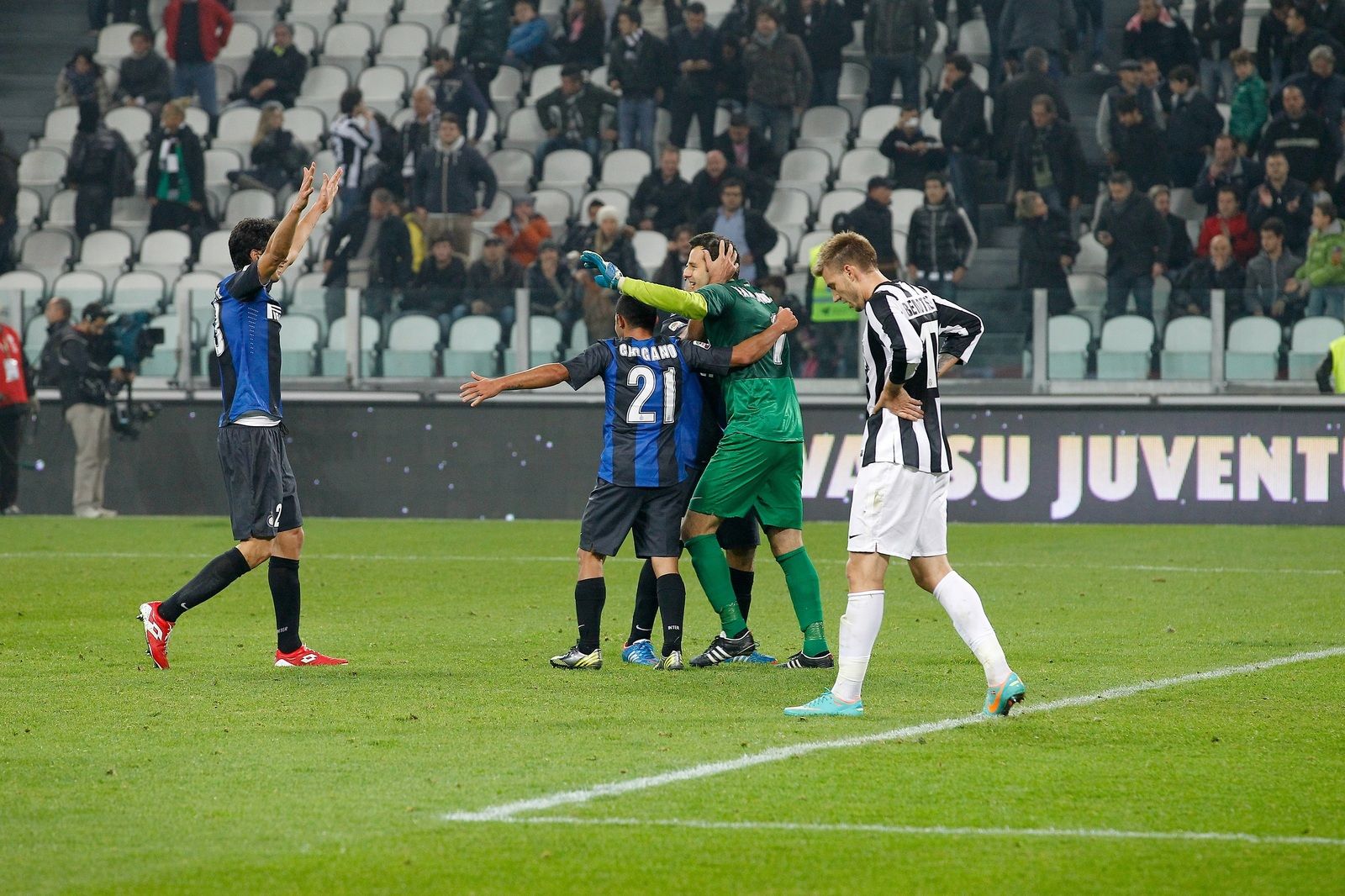 Nostalgia - Ketika Inter Milan Memberikan Kado Ulang Tahun Menyakitkan untuk Juventus