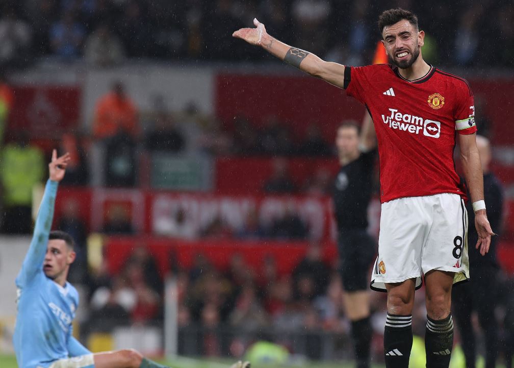 Banyak Mengeluh dan Protes, Bruno Fernandes Tak Layak Jadi Kapten Manchester United