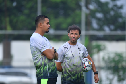 Satu Lagi Ikut Luis Milla Mundur dari Persib Bandung