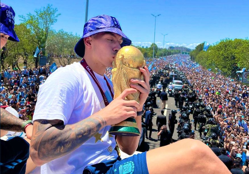 Juara Piala Dunia 2022, Lisandro Martinez Langsung Diminta Fokus ke Premier League