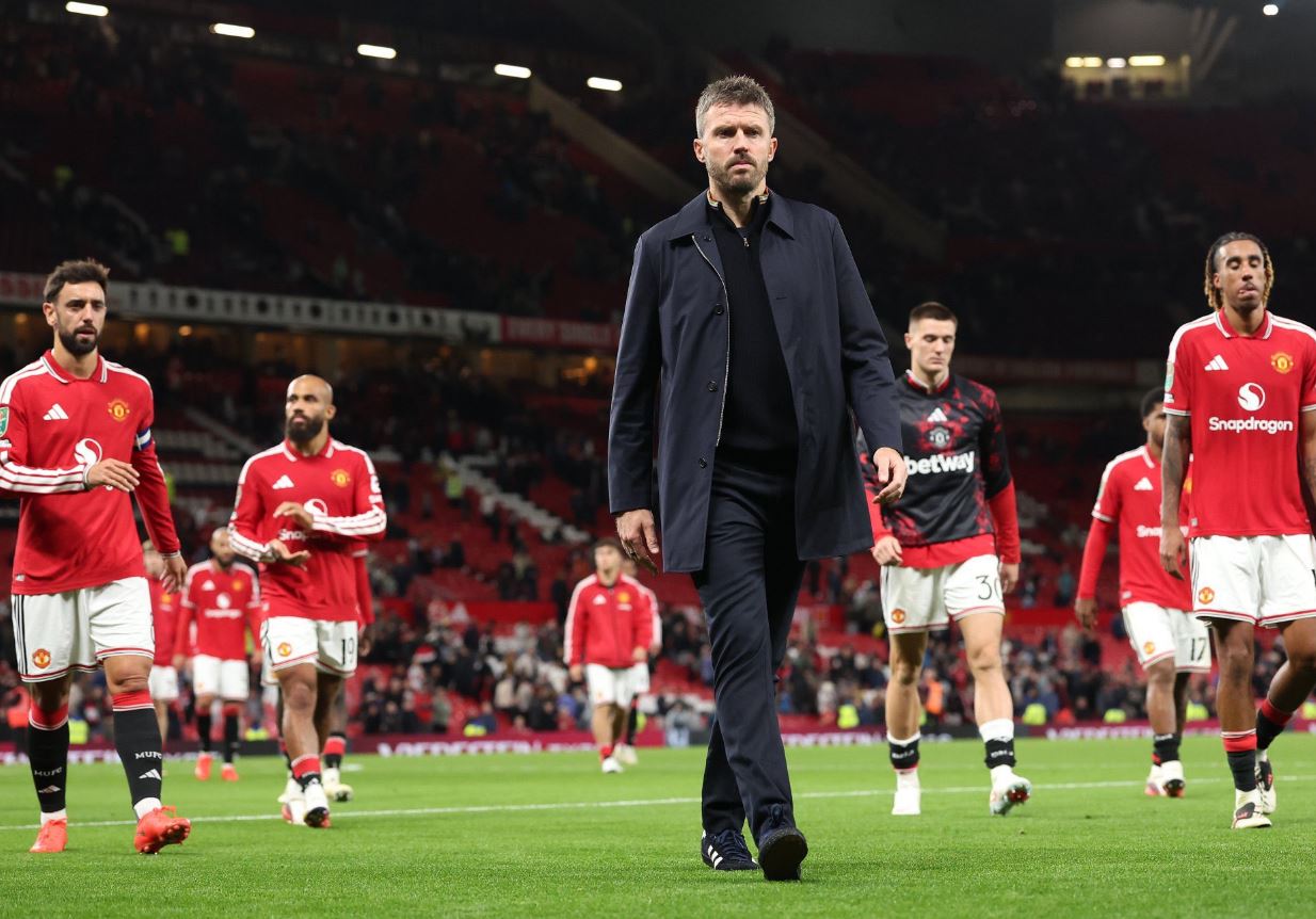 Manchester United Terpuruk, Michael Carrick Tanggapi Rumor Pemecatan dengan Tenang