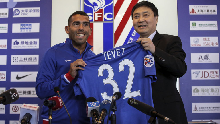 Hormati Rekan Setim, Tevez Rahasiakan Nominal Gajinya